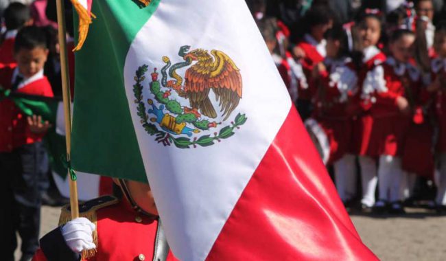 Rinden Honores a la Bandera - NTR Zacatecas