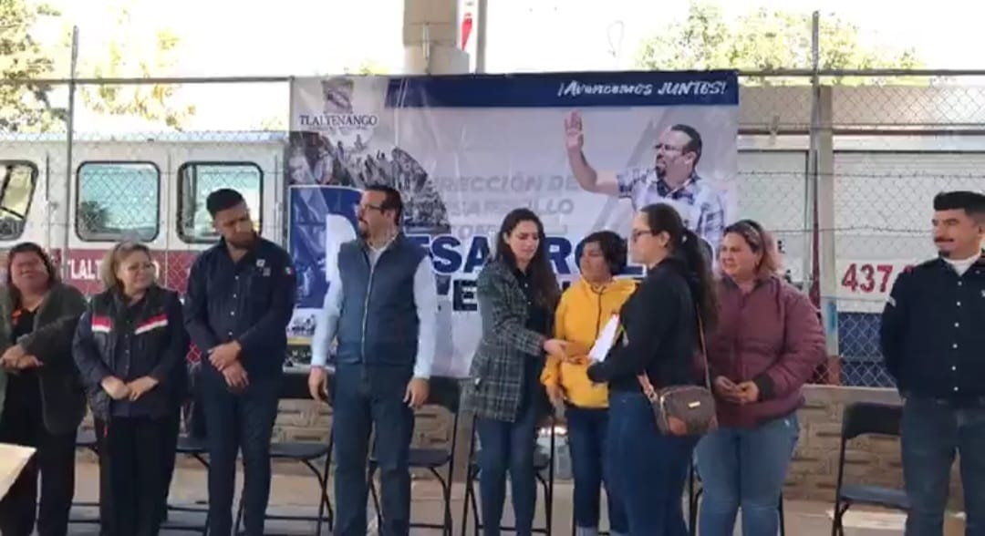 Entregan tinacos y boiler solar en Tlaltenango