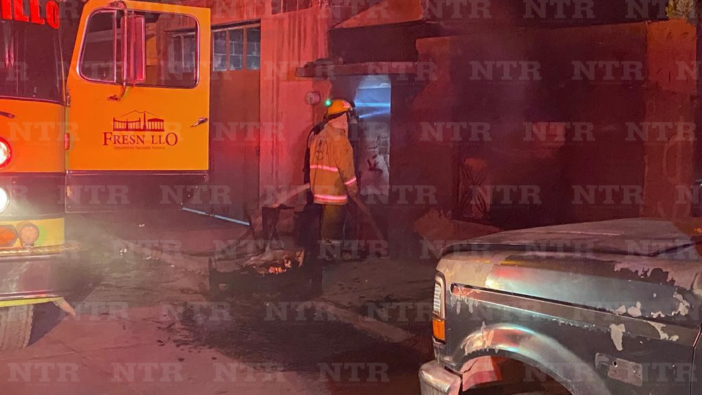 Domicilio se incendia dejando considerables daños materiales