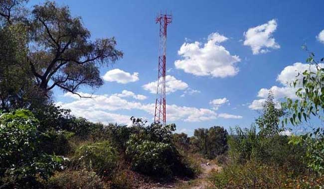 Instalan antenas para ayudar con rezago comunicativo en Mazapil