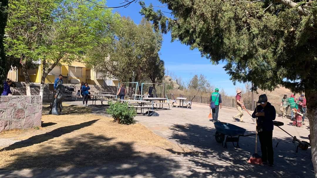 Realizan limpieza en La Bufa