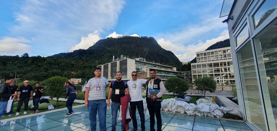 Asisten universitarios a Primer Campamento de Realidad Extendida (CXR-1)