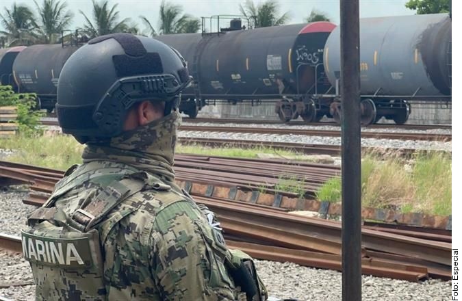 Expropian vías de Ferrosur y marinos toman control