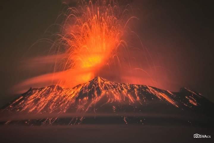 Despierta volcán Popocatépetl de madrugada