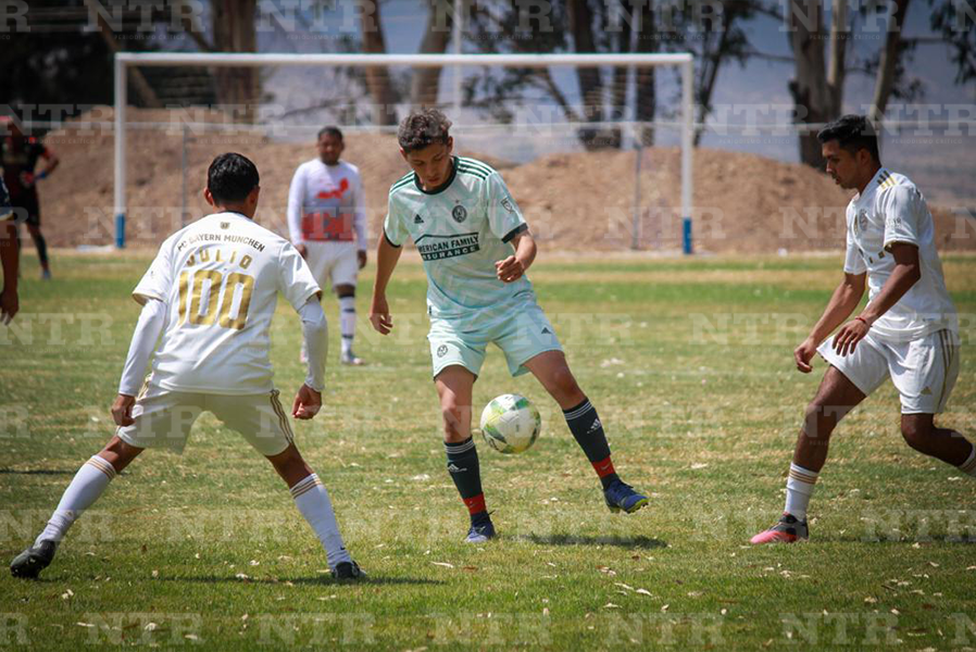 Tepechitlán conquista la Feria del Deporte
