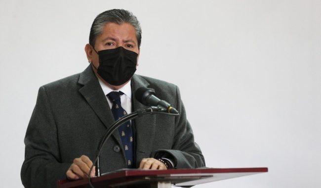 Apoya el gobernador manifestación magisterial