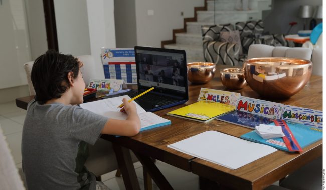 Piden madres concesión por educación virtual