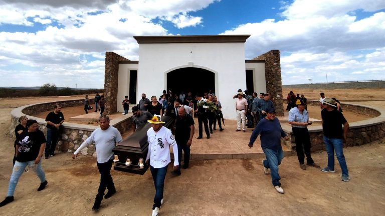 Indigna reglamento del panteón donado