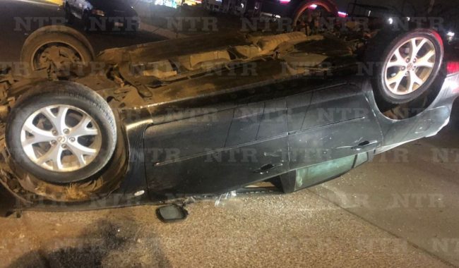 Se vuelca auto en el Paseo del Mineral