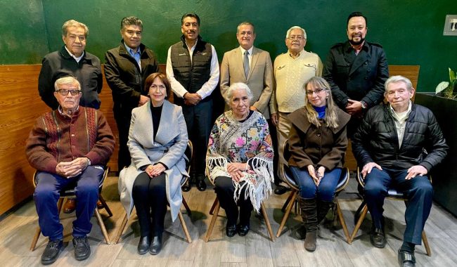 Ex alcaldes participan en festejos de fundación
