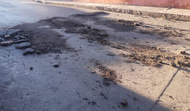 En Fresnillo, advierten colonos de tope destrozado