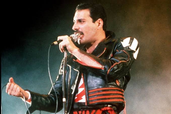 Subastarán manuscritos de temas creados por Freddie Mercury