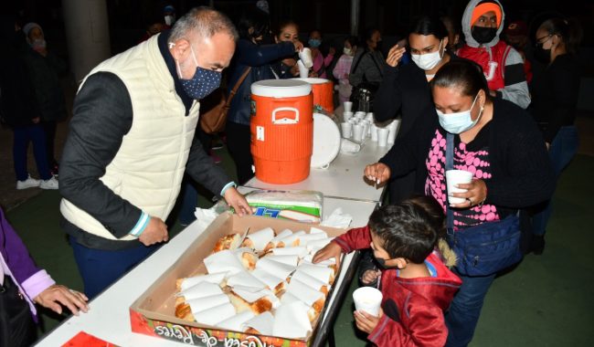 Disfrutan guadalupenses de colonias y comunidades tradicional Rosca de Reyes