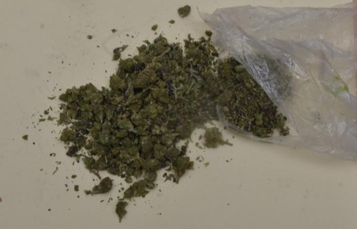 Los vinculan a proceso por portación de armas y posesión de drogas