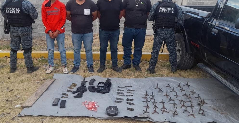 Detienen a cuatro; aseguran armas y probable droga