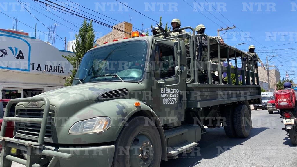 Policías disparan contra camioneta por confusión