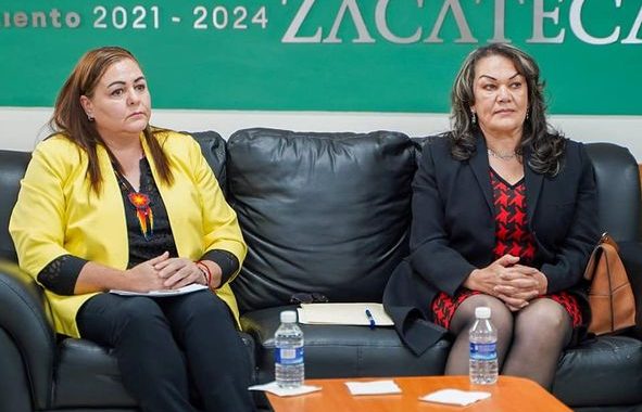 Charlan sobre participación política de las mujeres