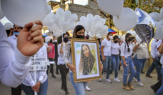 Despiden con tristeza a Valeria