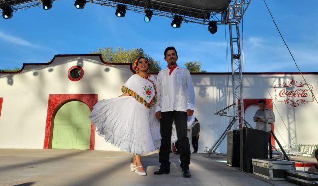 Disfrutan jerezanos del Teatro del Pueblo