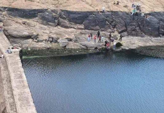 Menor muere al caer en la presa chica de San Marcos