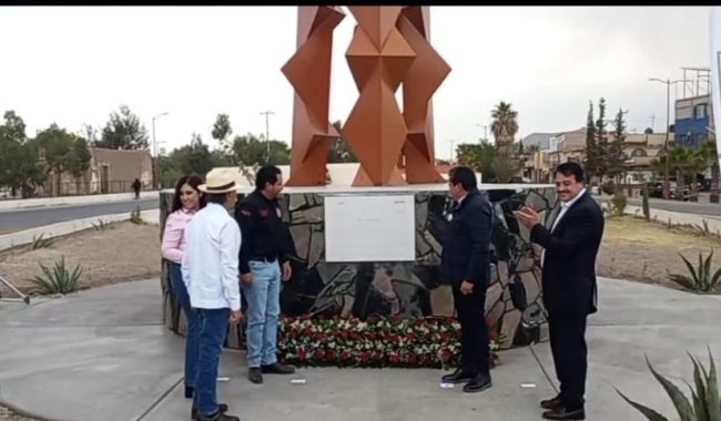 Develan placa de obra La Flama