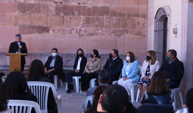 Abre nuevamente sus puertas, Galería Episcopal