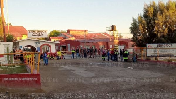 Toman trabajadores Ocampo Mining Unidad Tayahua