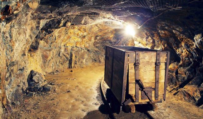 Sigue a la baja la producción de plata