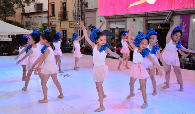 Presentan espectáculo «Hasta la raíz» en Jerez