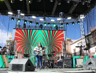 Decenas vibran al ritmo del rock