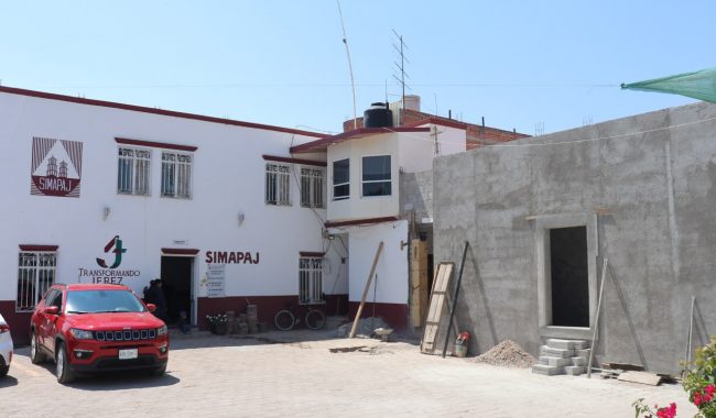 Supervisan avances de remodelación en edificio SIMAPAJ