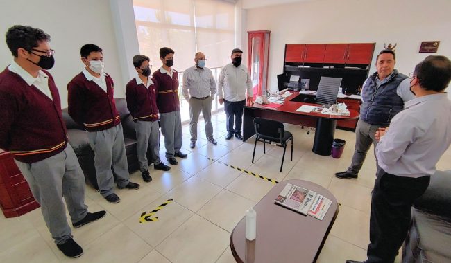Jóvenes del Cecytez participan en final nacional del Hackathon 2022
