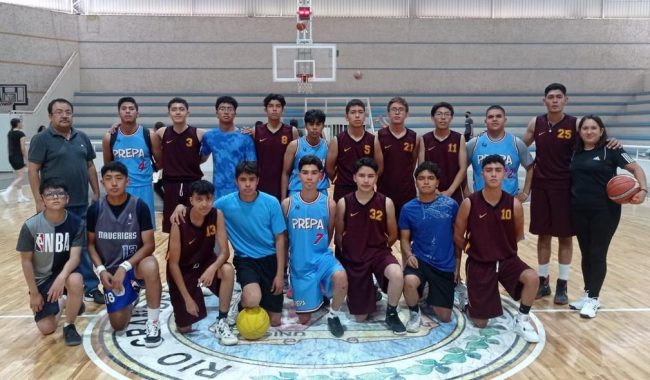Disputan triangular de baloncesto estudiantil