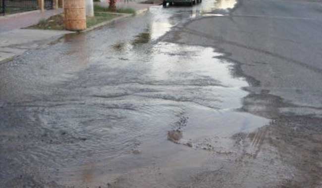 Se pierde 40% de agua entre fugas y tomas clandestinas