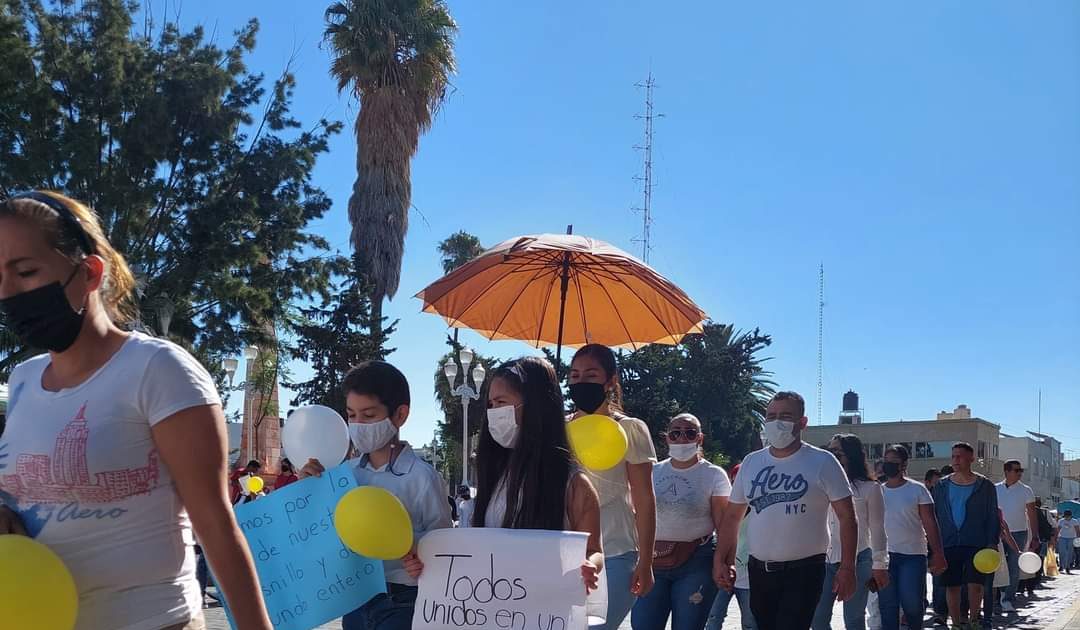 Marchan para exigir paz en El Mineral
