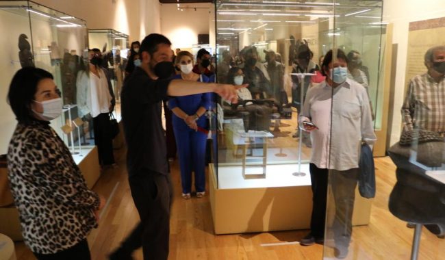 Se acercan a la obra de Pedro Coronel