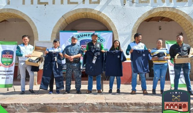 Aumentan salarios a policías y bomberos
