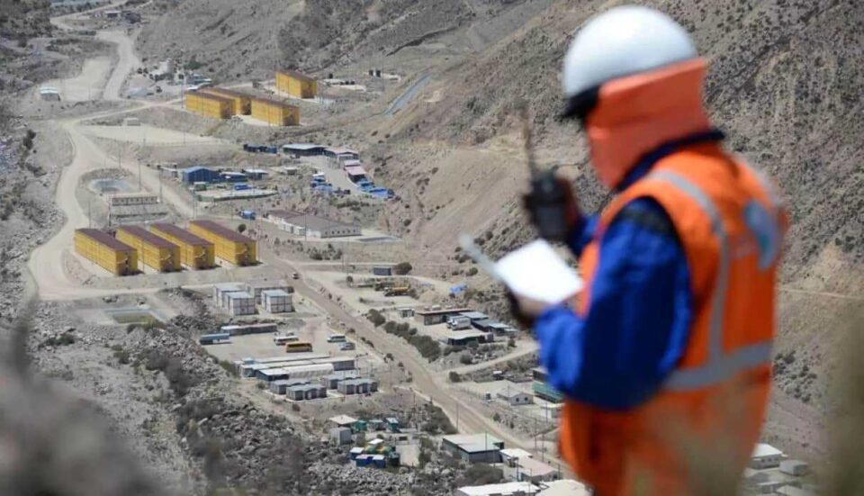 Suspenden mina por inseguridad
