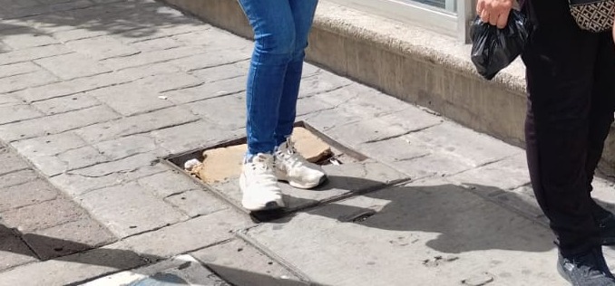 Denuncian mal estado de registro