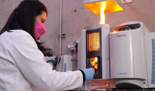 Reconocen necesidades para promover a científicas