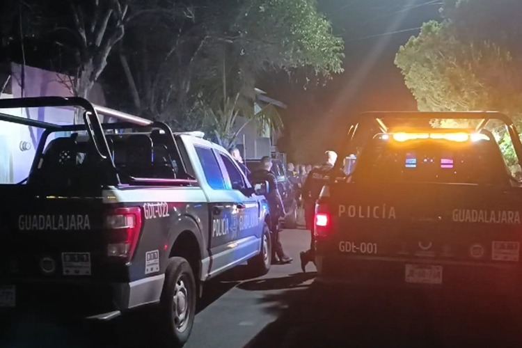 Engañan y roban a hombre en una cita