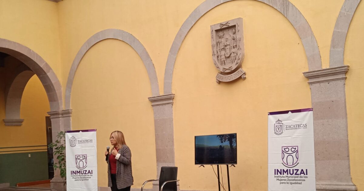 Presentan conferencia Independencia Económica en la Mujer