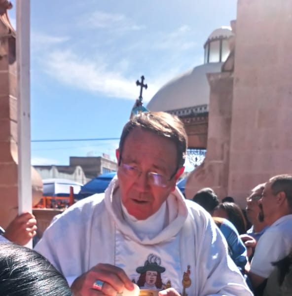 Celebran Navidad en Plateros