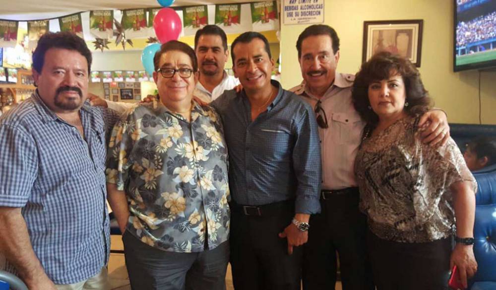 Consigue alcalde electo donaciones de migrantes