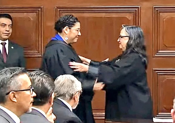 Llega Lenia Batres ‘sentenciando’ a Corte