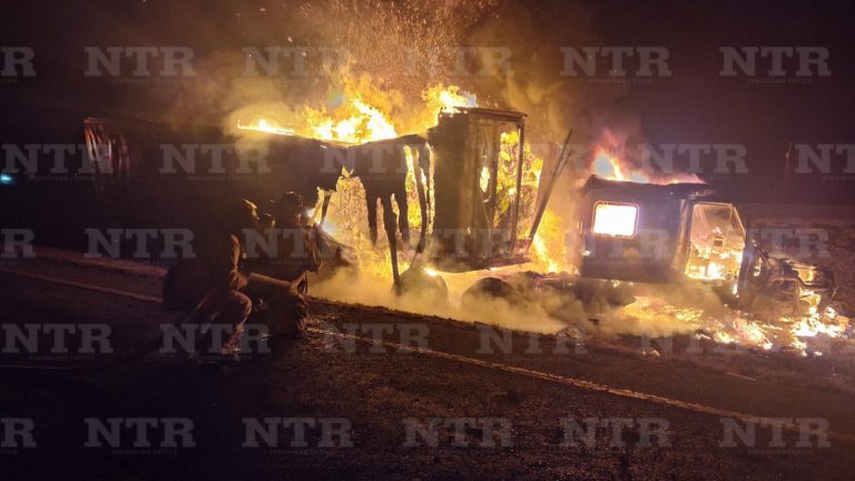Aparatoso accidente provoca incendio de tráiler