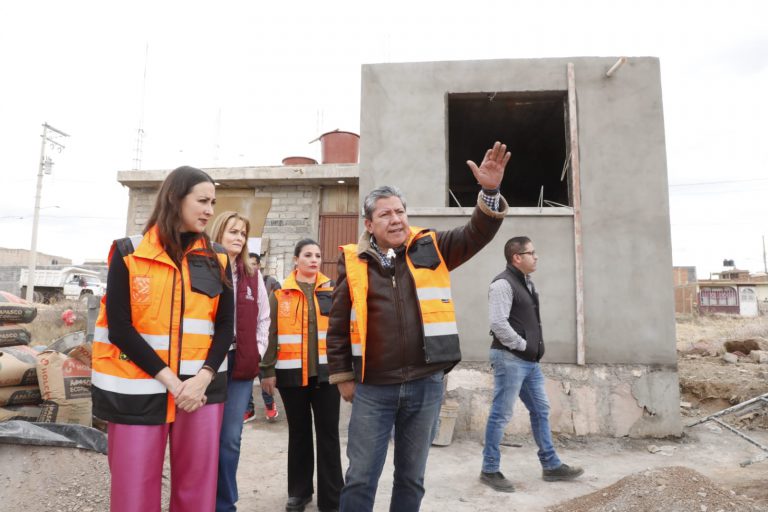 Supervisan construcción de dormitorios en El Orito