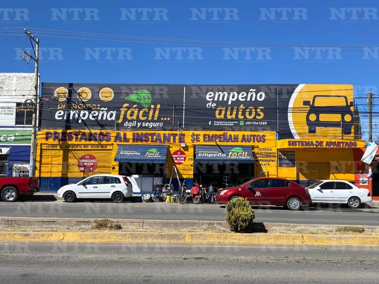 Hombre encapuchado roba celulares de casa de empeño