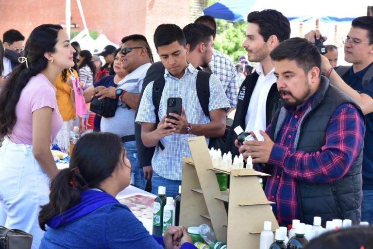 Proyectan apoyos para jóvenes emprendedores de municipios