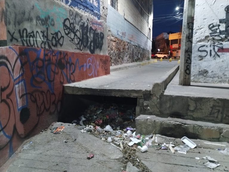 Denuncian mal estado de canal de la Benito Juárez